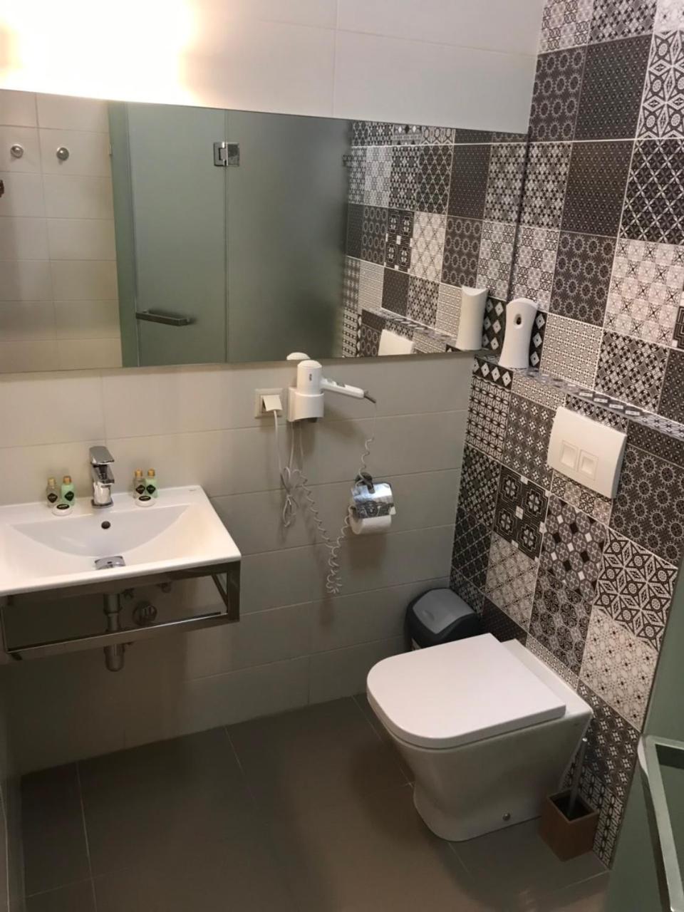 Wine Hotel キシナウ エクステリア 写真